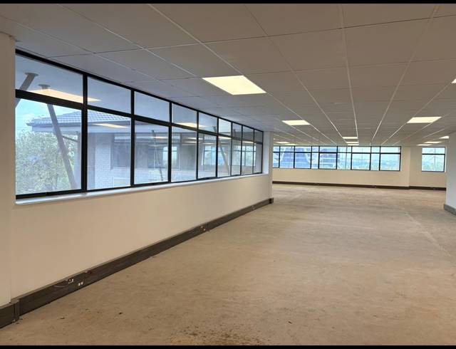 3,949M² OFFICE TO LET IN VORNA VALLEY